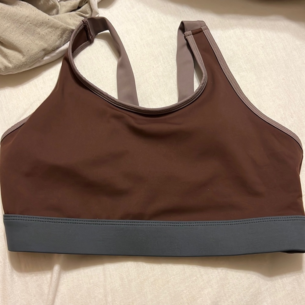 Sporty bra